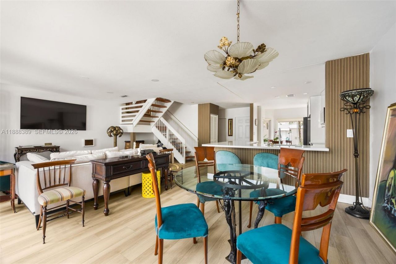 10233 NW 52nd Ln, Doral, FL 33178 Photo