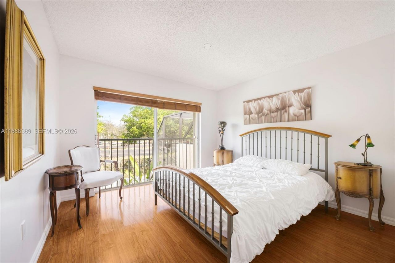 10233 NW 52nd Ln, Doral, FL 33178 Photo