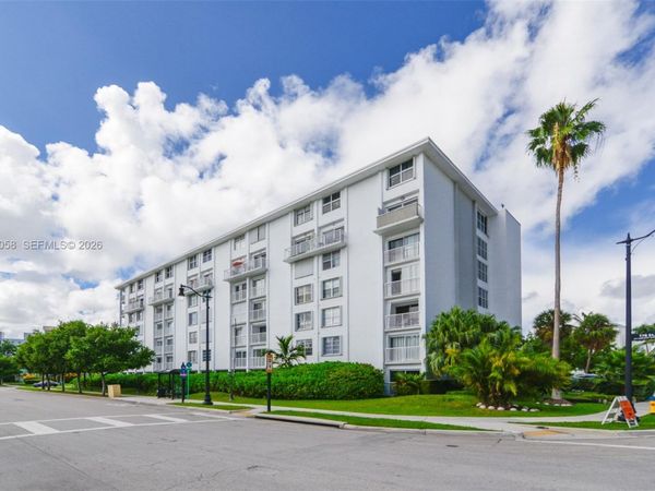 17800 Atlantic Blvd, Unit PH14, Sunny Isles Beach, FL 33160