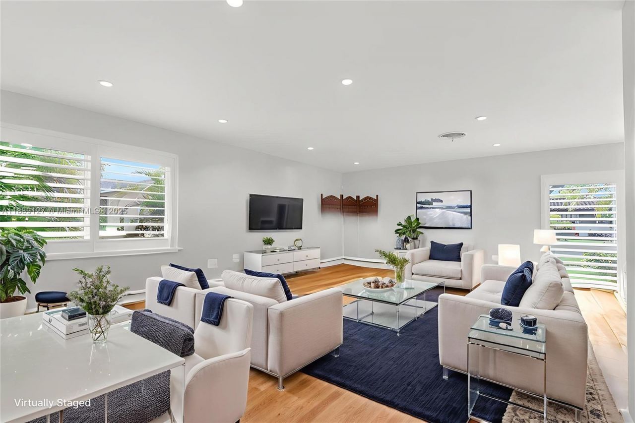 7211 Bamboo St, Miami Lakes, FL 33014 Photo