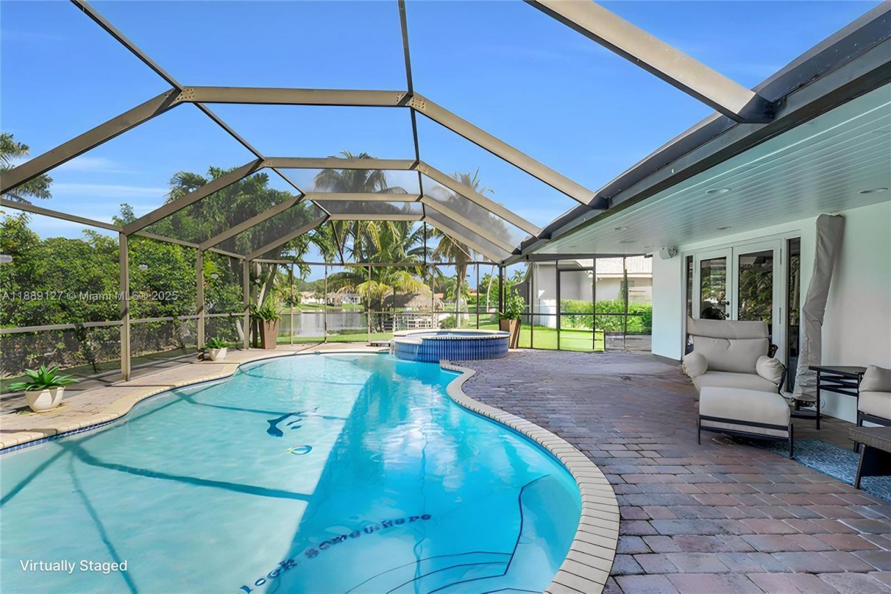 7211 Bamboo St, Miami Lakes, FL 33014 Photo