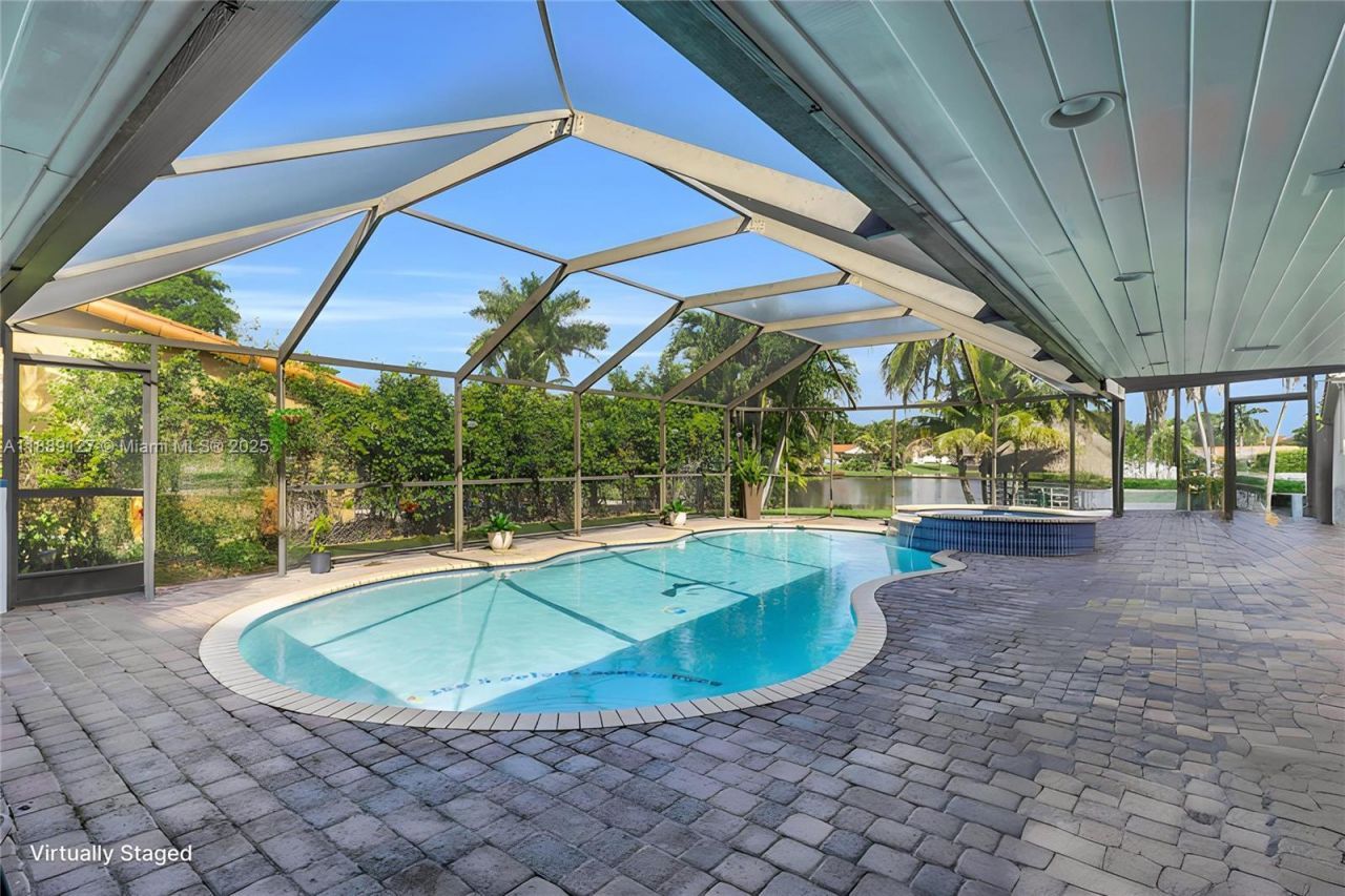 7211 Bamboo St, Miami Lakes, FL 33014 Photo