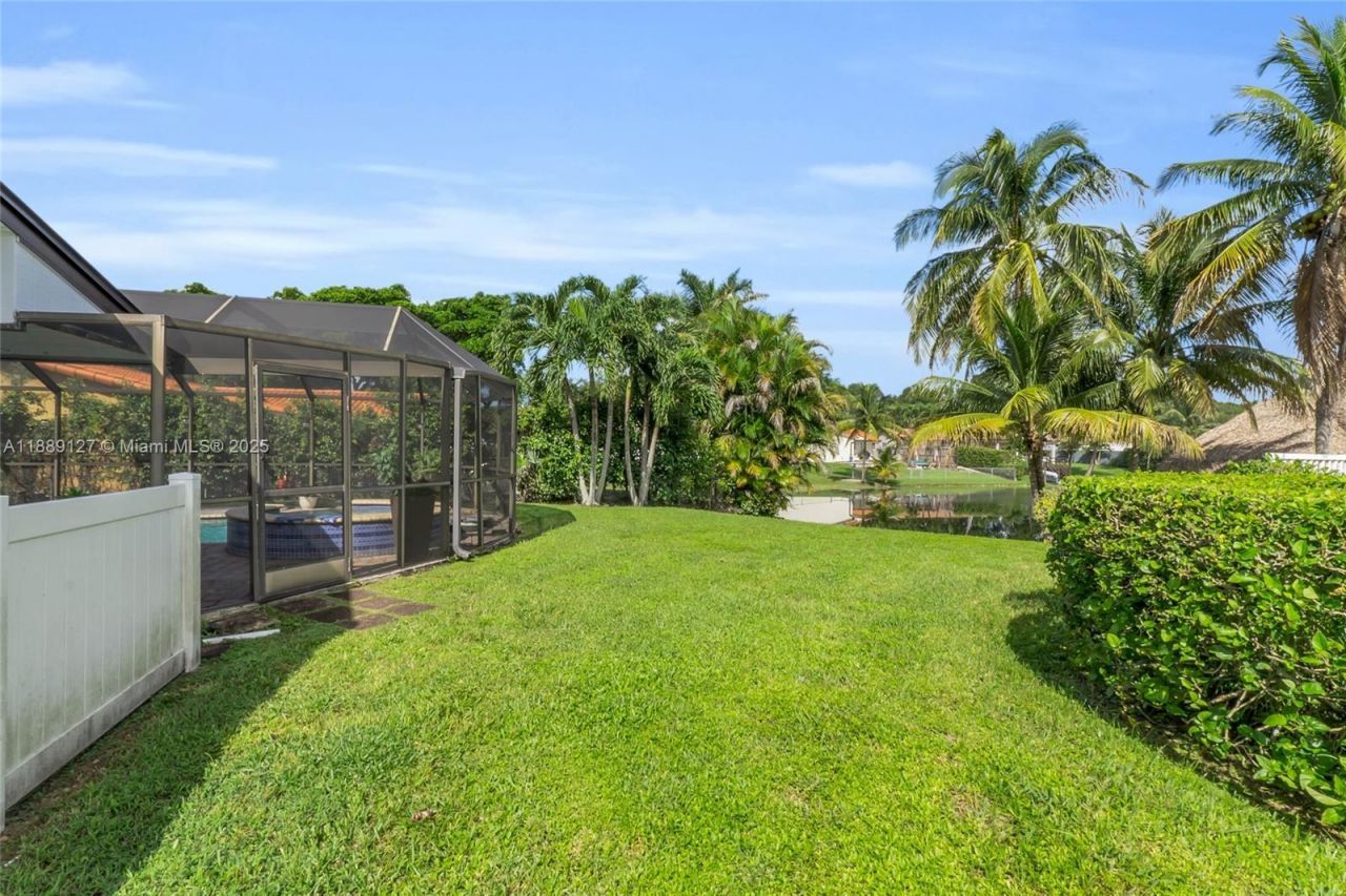 7211 Bamboo St, Miami Lakes, FL 33014 Photo