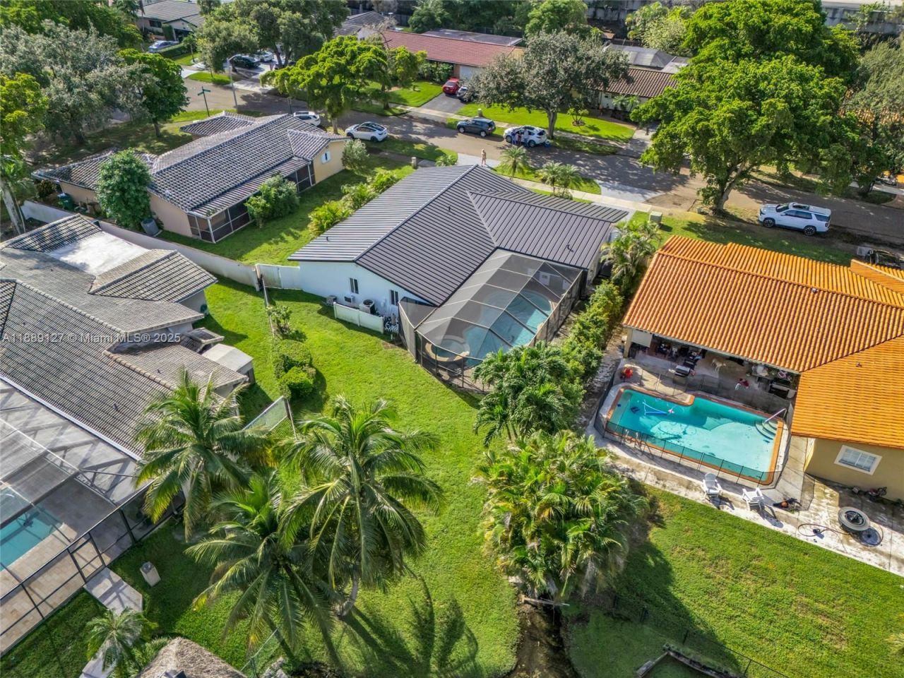 7211 Bamboo St, Miami Lakes, FL 33014 Photo