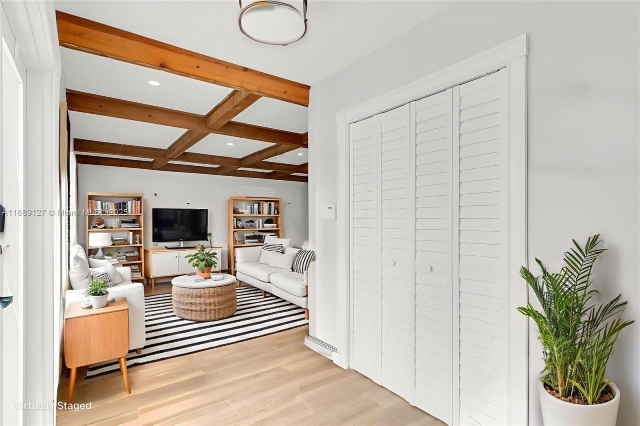 7211 Bamboo St, Miami Lakes, FL 33014 Photo