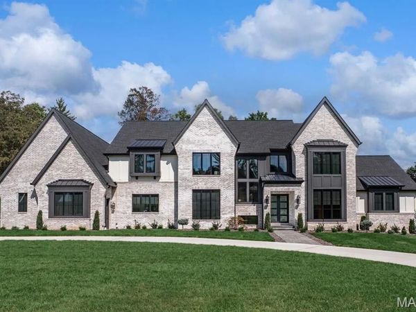 2056 N Ballas Road, Des Peres, MO 63131
