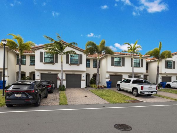 6011 Woods Edge Circle, Riviera Beach, FL 33410