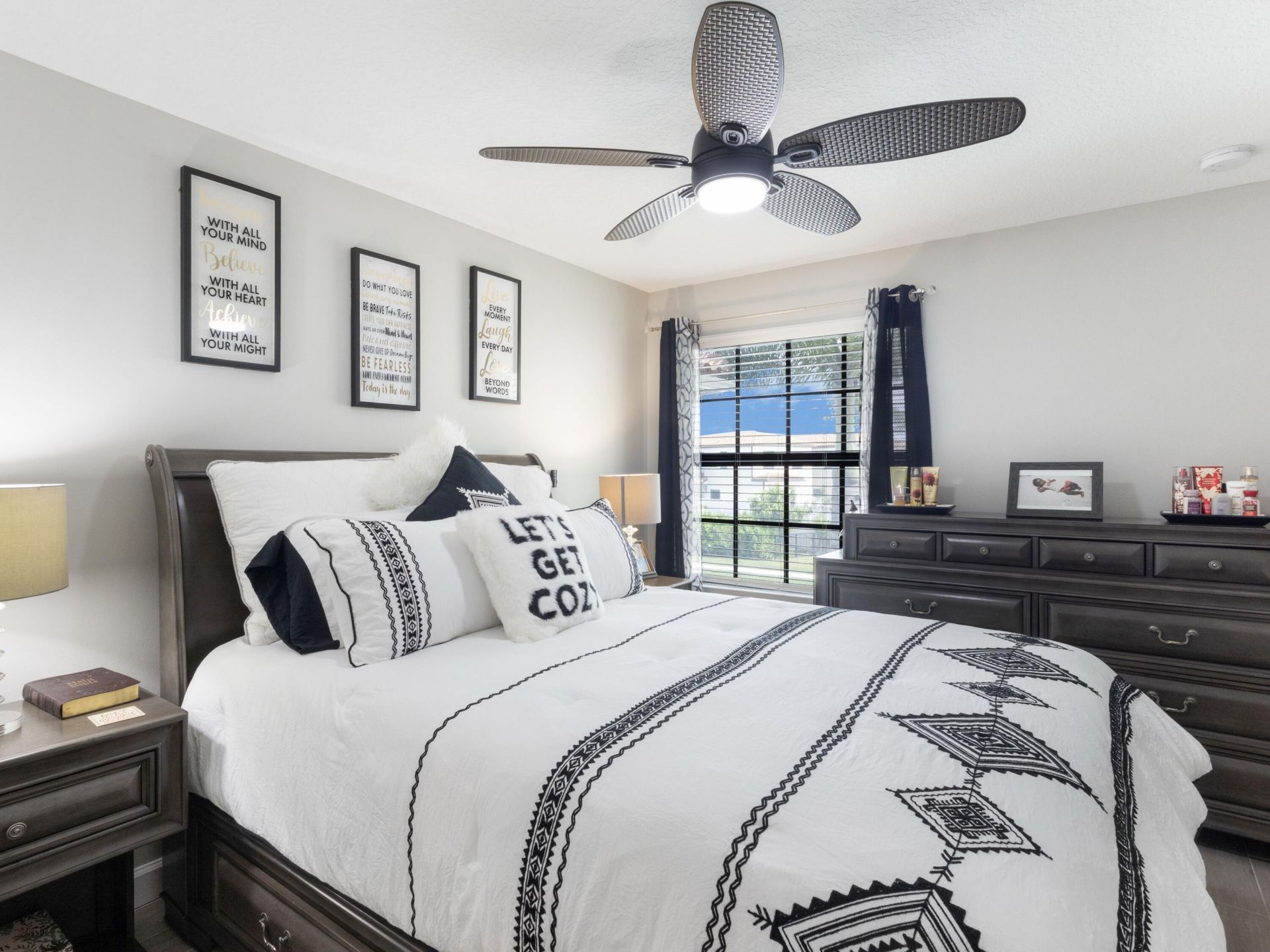 6011 Woods Edge Circle, Riviera Beach, FL 33410 Photo