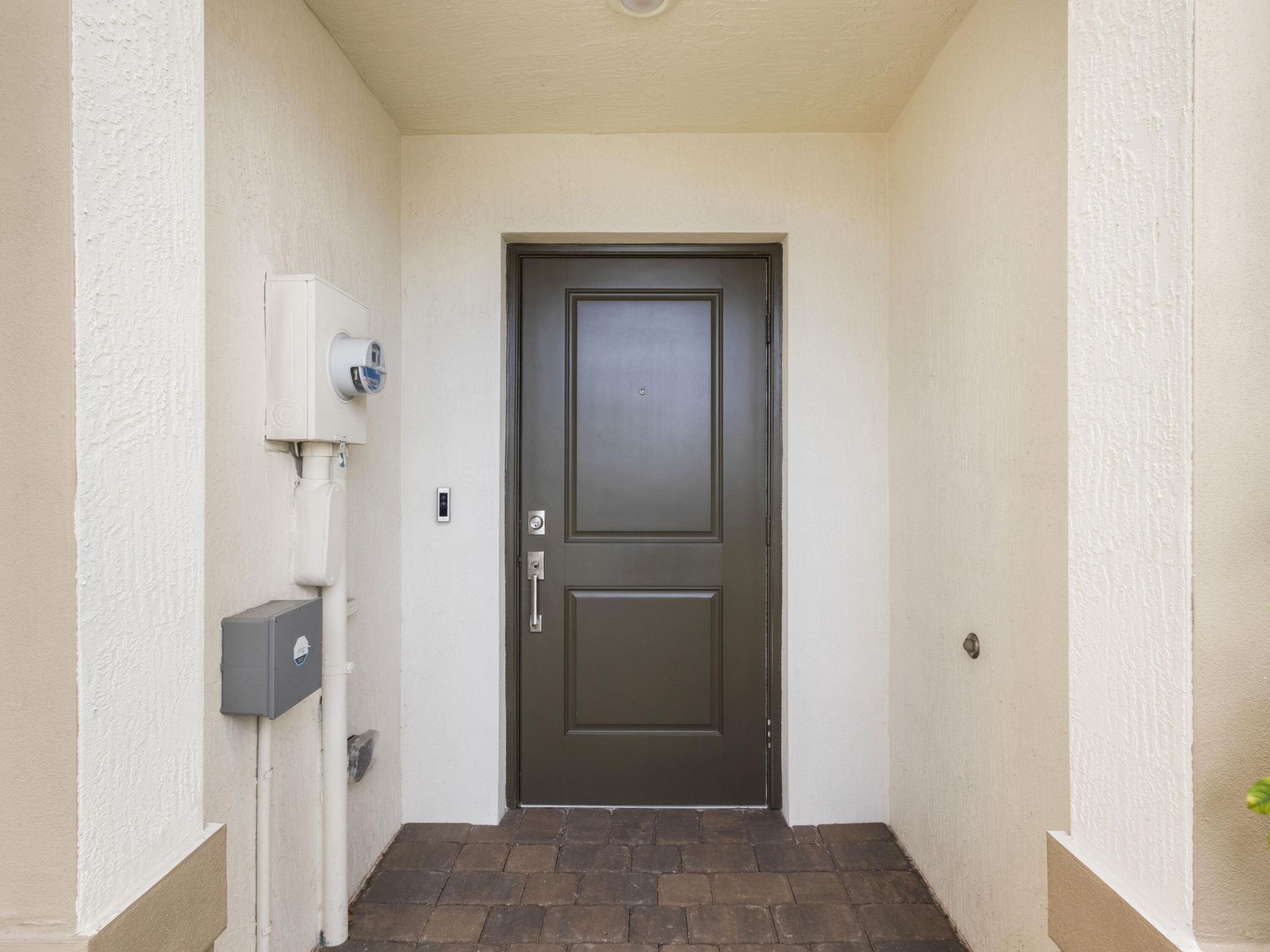 6011 Woods Edge Circle, Riviera Beach, FL 33410 Photo