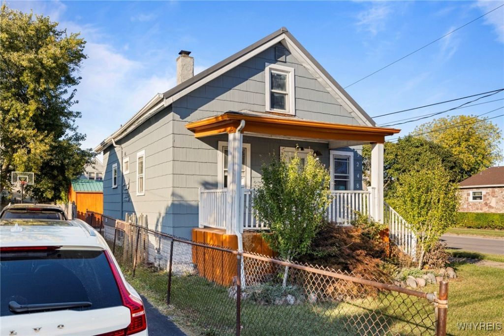 3248 Dudley Avenue, Niagara Falls, NY 14303 Main Photo