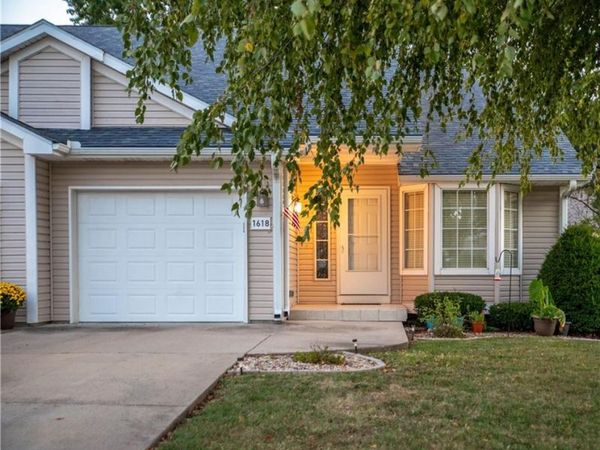 1618 The Oaks Street, Marshall, MO 65340