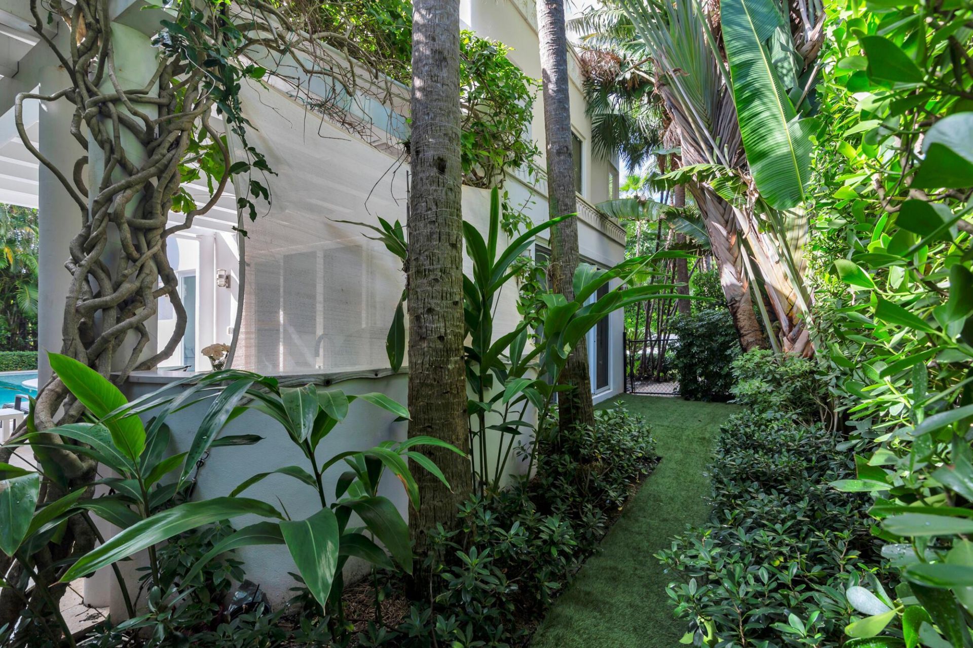 216 Colonial Lane, Palm Beach, FL 33480 Photo