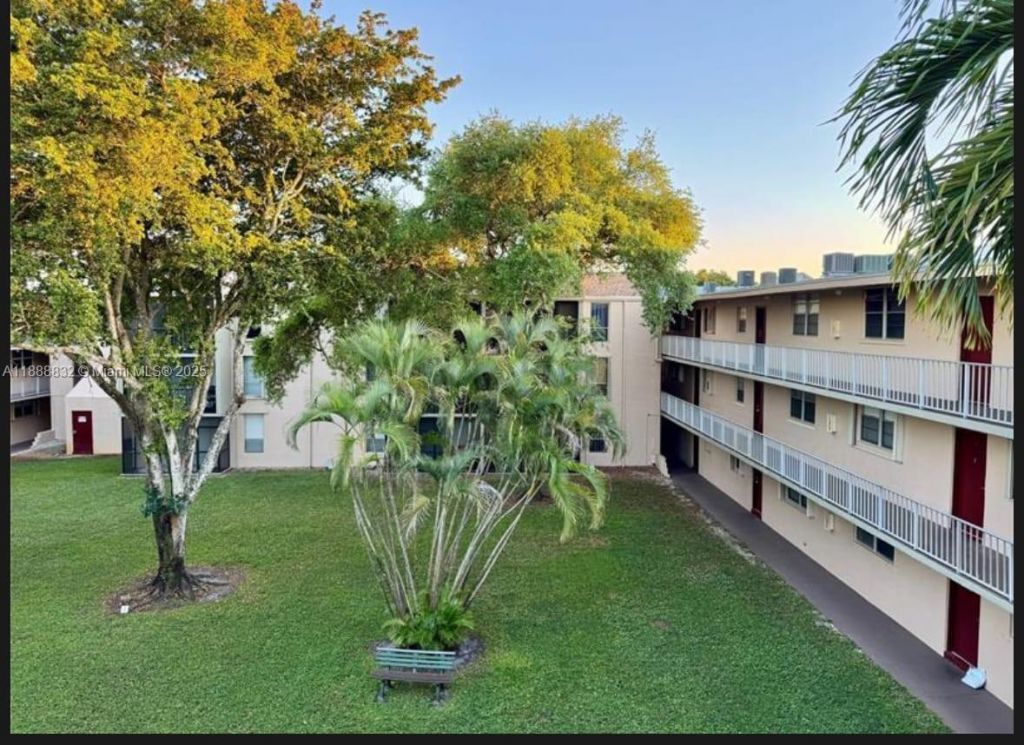 7175 Orange Dr, Unit 315H, Davie, FL 33314 Photo