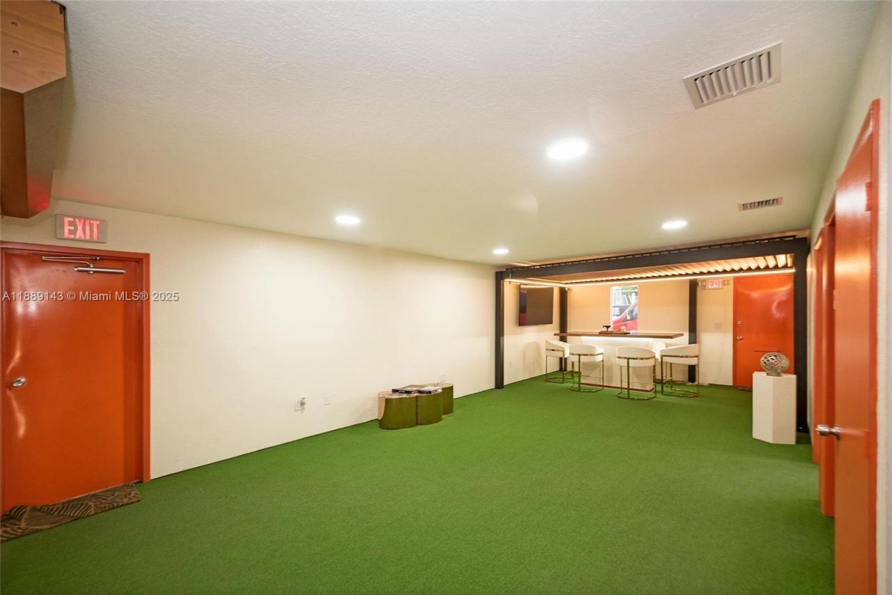 8230 NW 56th St, Doral, FL 33166 Photo