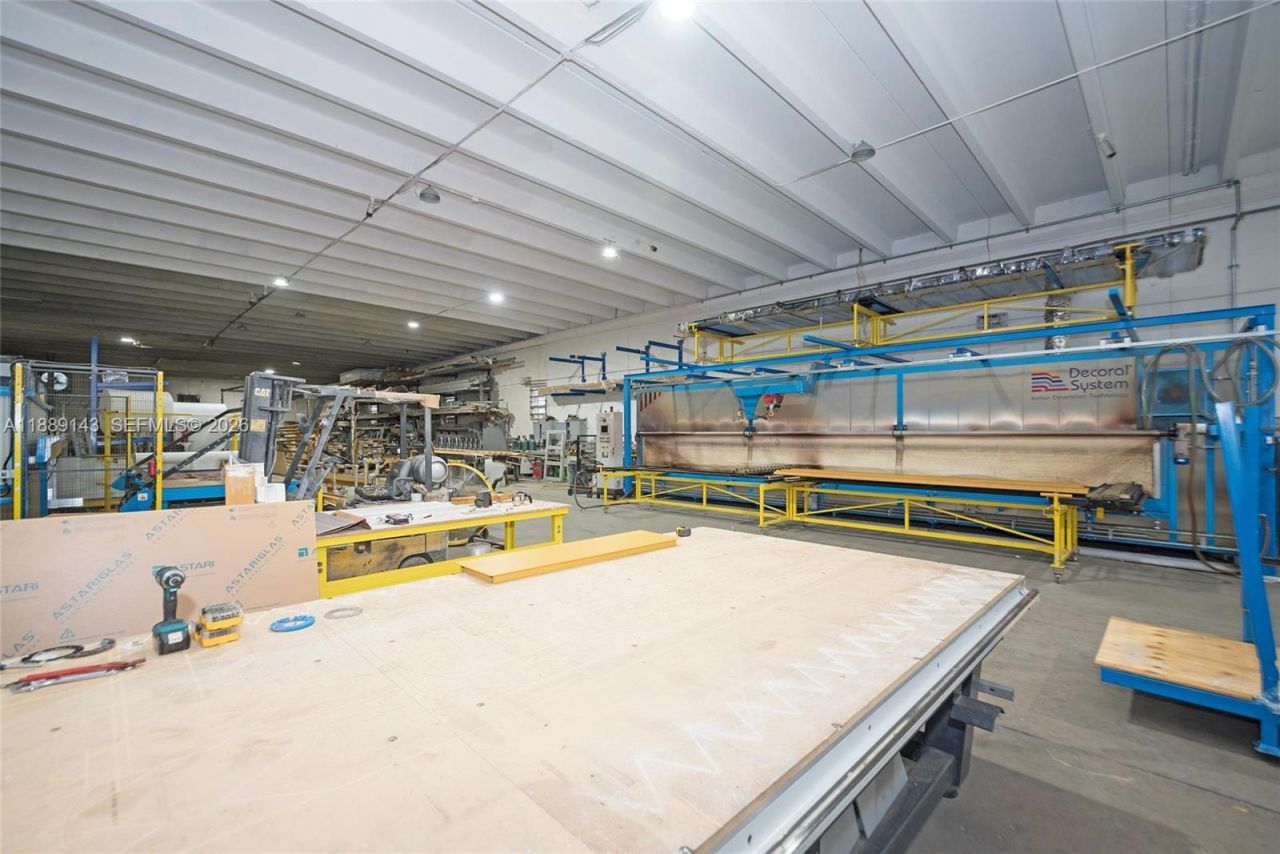 8230 NW 56th St, Doral, FL 33166 Photo