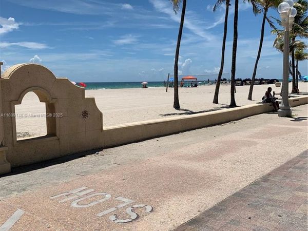 322 Taylor St, Unit 2D, Hollywood, FL 33019