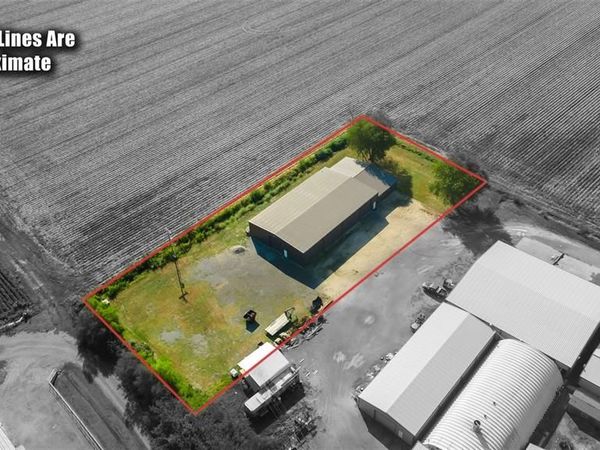 2948 State Hwy. V, Matthews, MO 63876