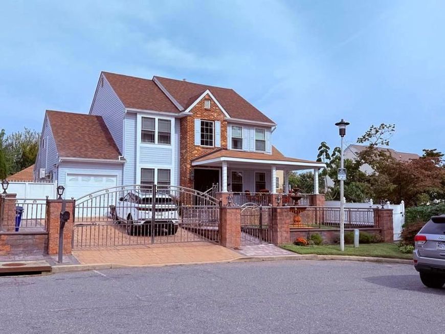 8905 Springview Road, Philadelphia, PA 19115 Main Photo