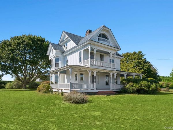 63 S Bay Ave, Eastport, NY 11941