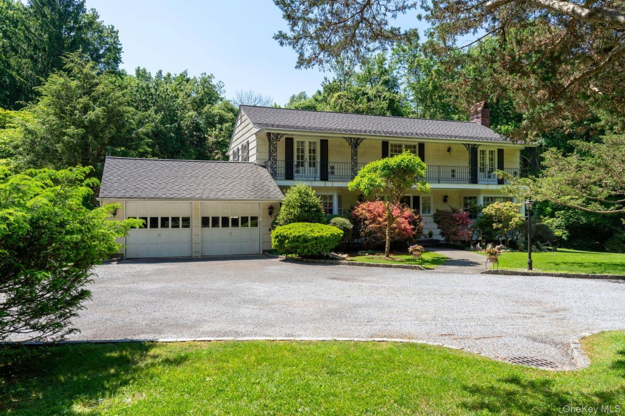 4 Pippin Lane, Lloyd Harbor, NY 11743 Main Photo