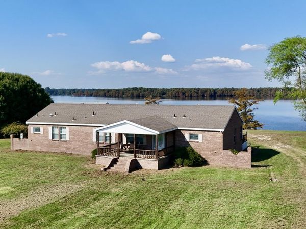 2138 Eagle Lake Shore Road, Vicksburg, MS 39183