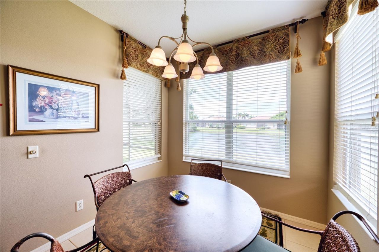 8014 Victoria Falls Circle, Sarasota, FL 34243 Photo