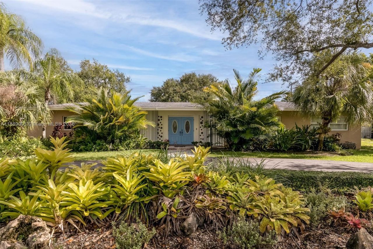 8241 SW 142nd St, Palmetto Bay, FL 33158 Photo