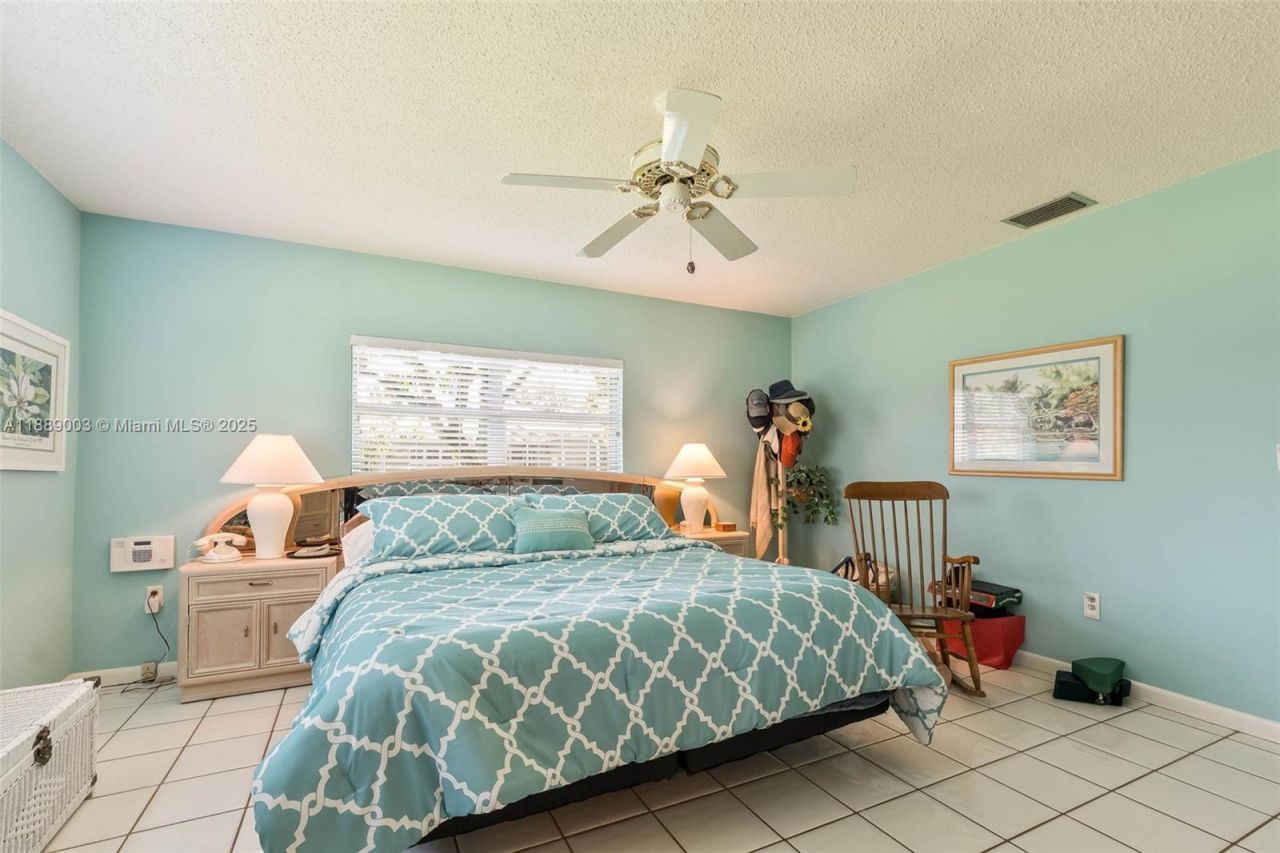 8241 SW 142nd St, Palmetto Bay, FL 33158 Photo