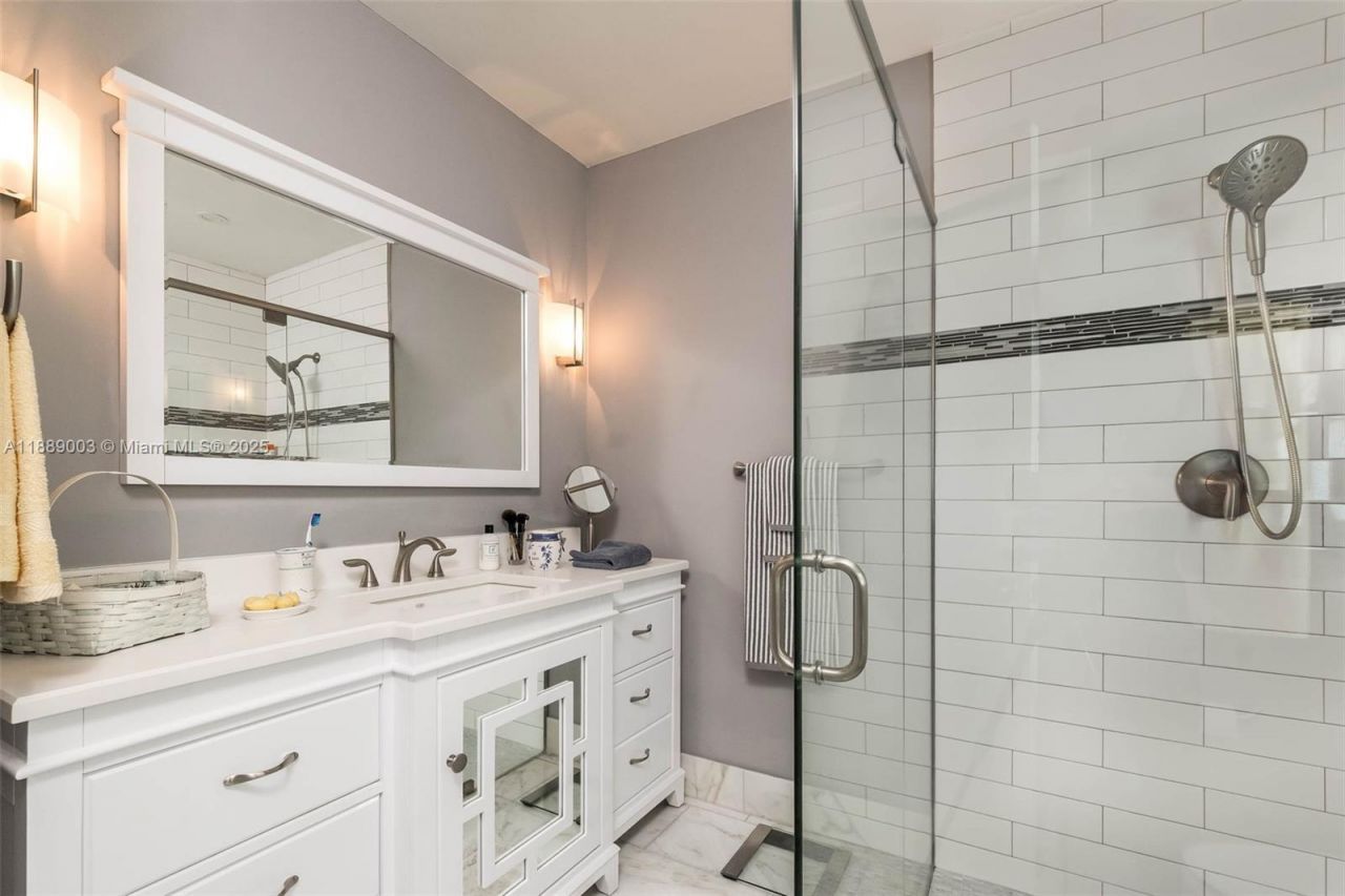8241 SW 142nd St, Palmetto Bay, FL 33158 Photo