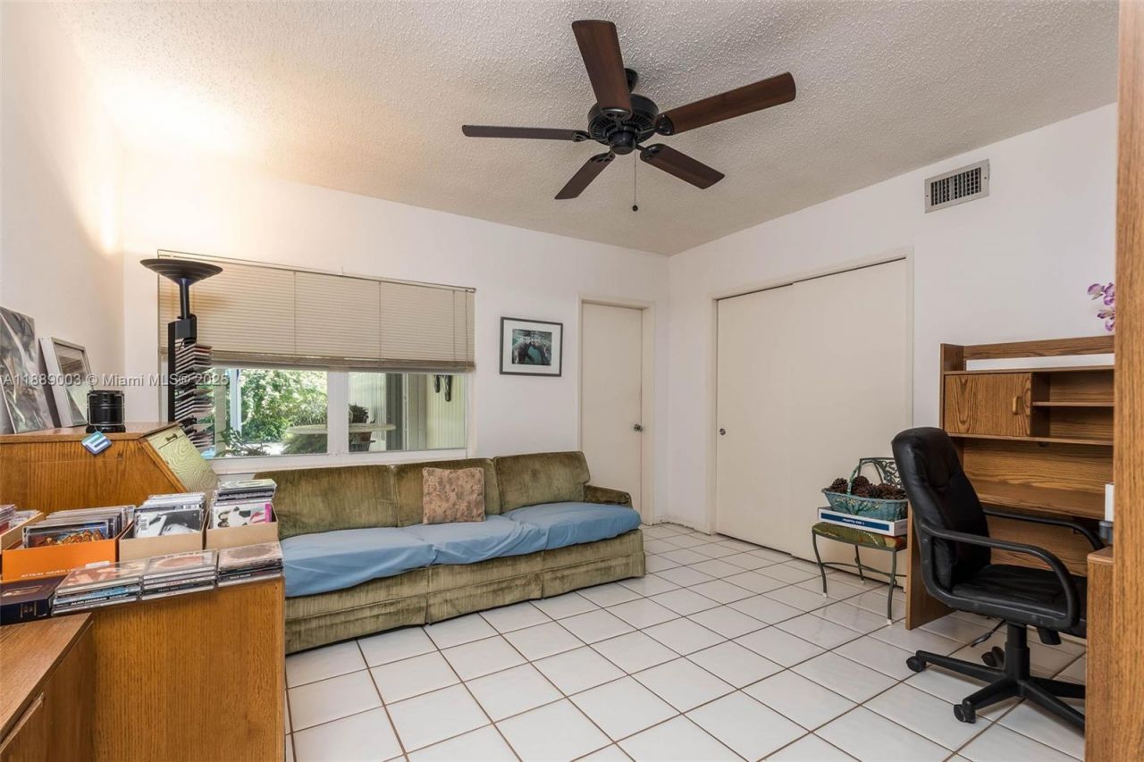 8241 SW 142nd St, Palmetto Bay, FL 33158 Photo