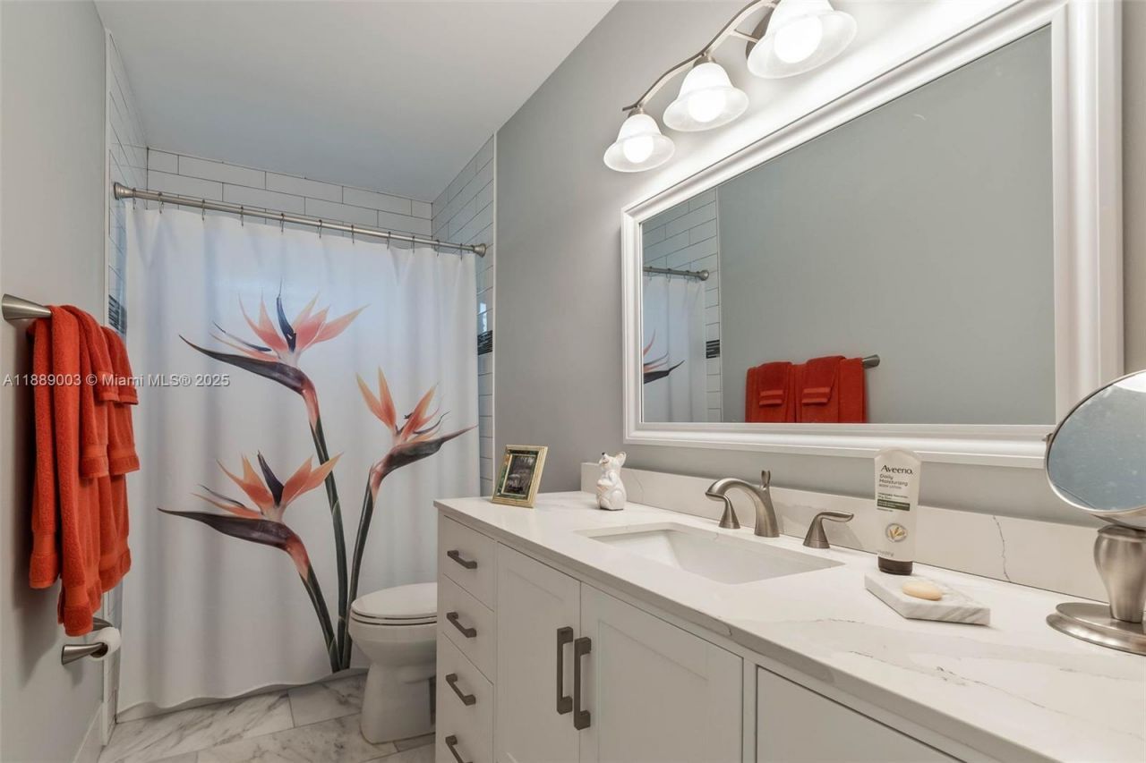 8241 SW 142nd St, Palmetto Bay, FL 33158 Photo