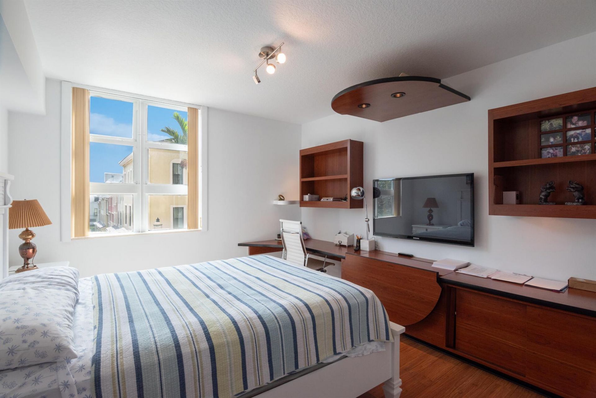 403 S Sapodilla Avenue, Unit 207, West Palm Beach, FL 33401 Photo