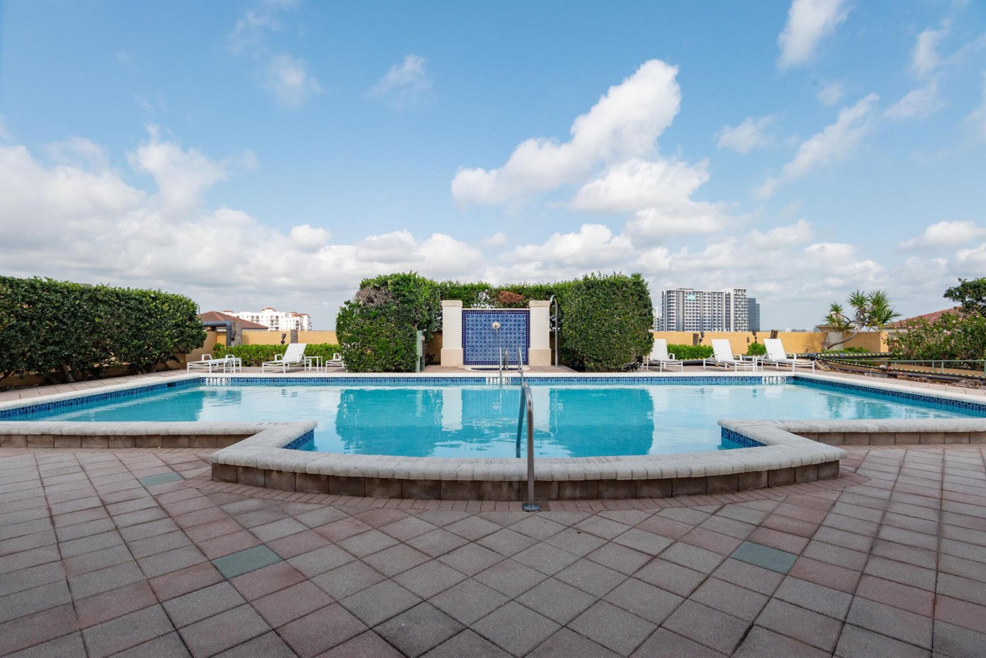 403 S Sapodilla Avenue, Unit 207, West Palm Beach, FL 33401 Photo