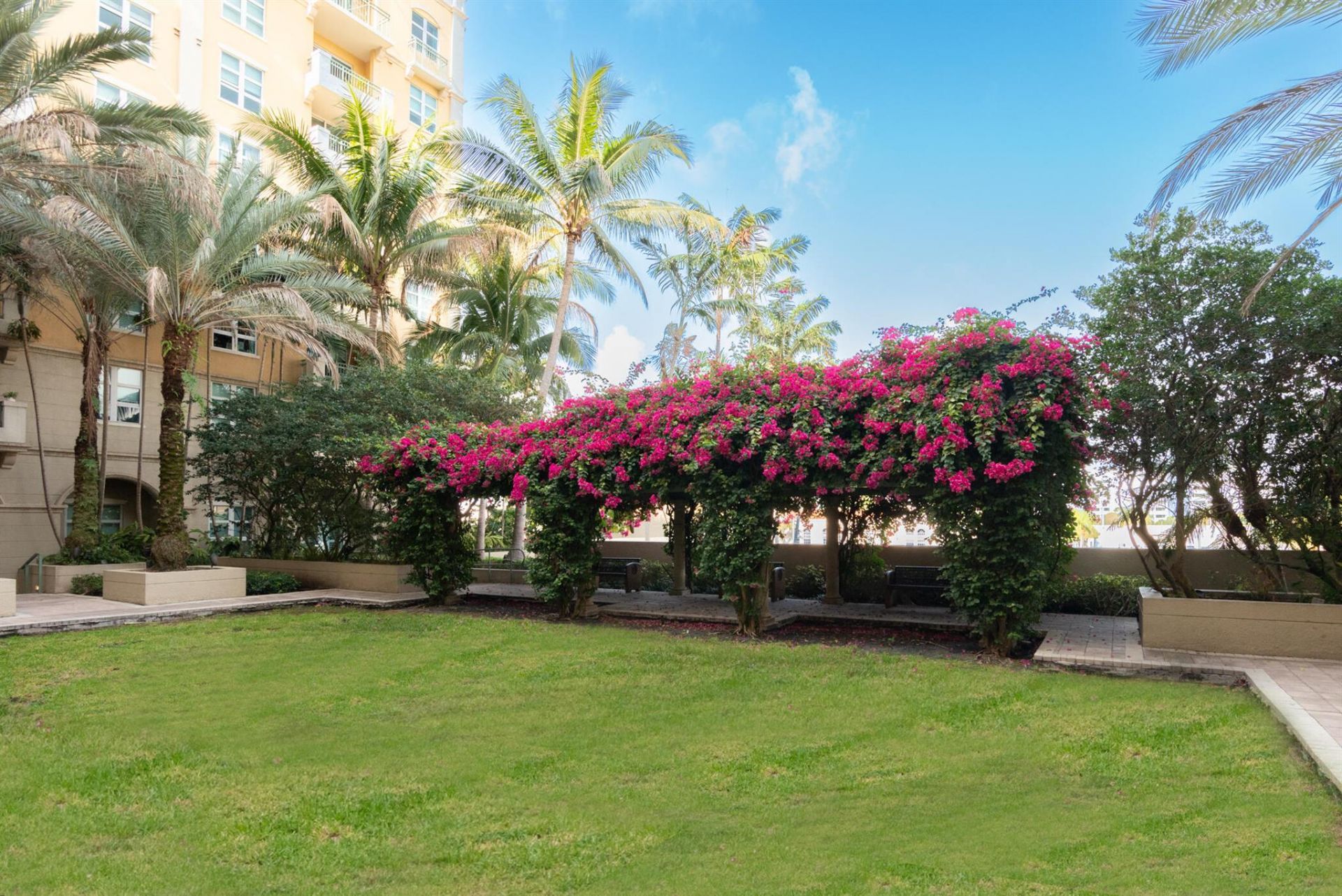 403 S Sapodilla Avenue, Unit 207, West Palm Beach, FL 33401 Photo