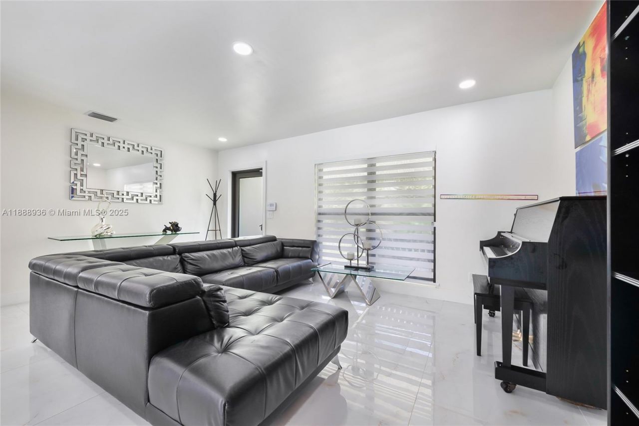 8840 SW 181st Ter, Palmetto Bay, FL 33157 Photo