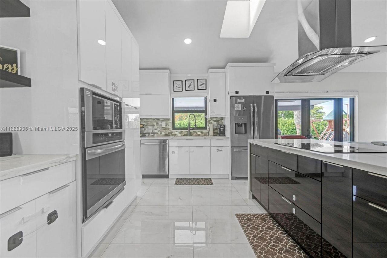 8840 SW 181st Ter, Palmetto Bay, FL 33157 Photo