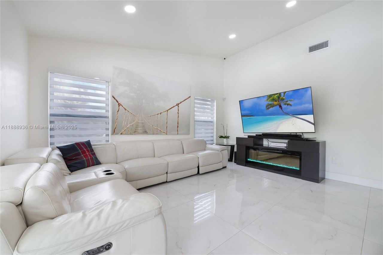 8840 SW 181st Ter, Palmetto Bay, FL 33157 Photo