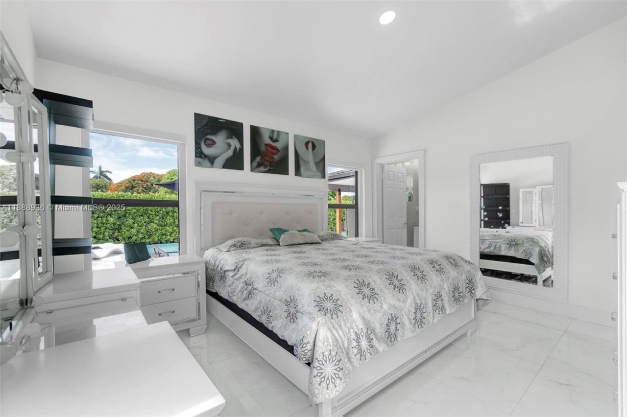 8840 SW 181st Ter, Palmetto Bay, FL 33157 Photo