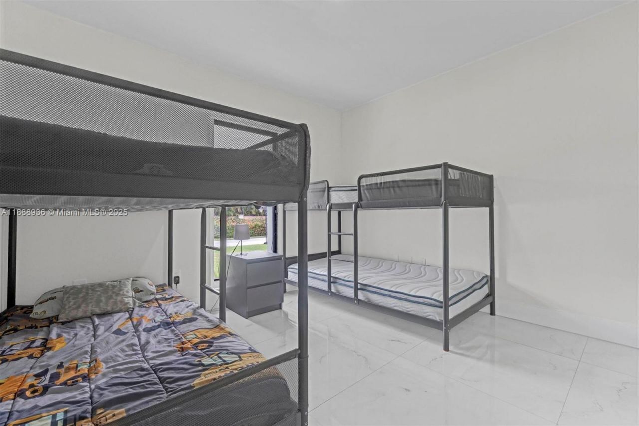 8840 SW 181st Ter, Palmetto Bay, FL 33157 Photo