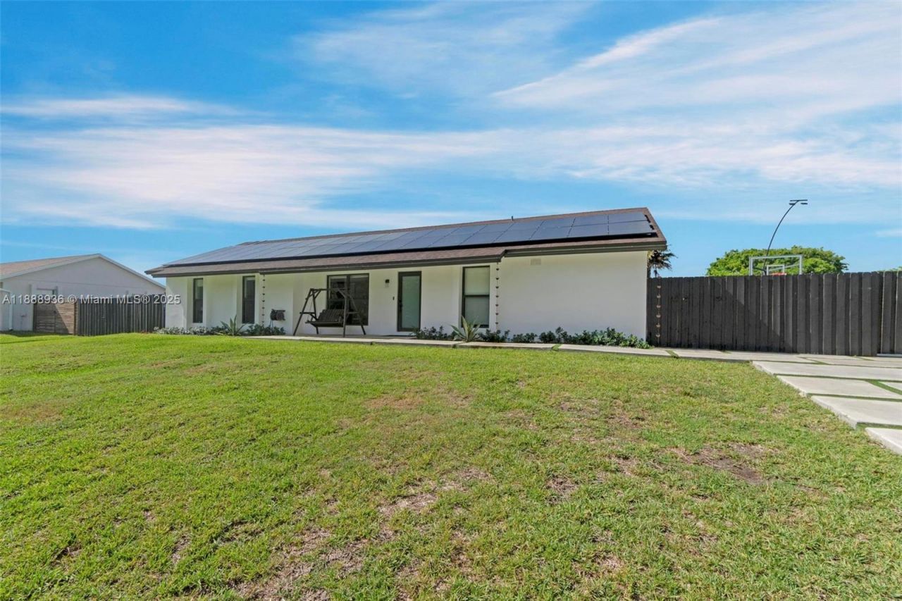 8840 SW 181st Ter, Palmetto Bay, FL 33157 Photo