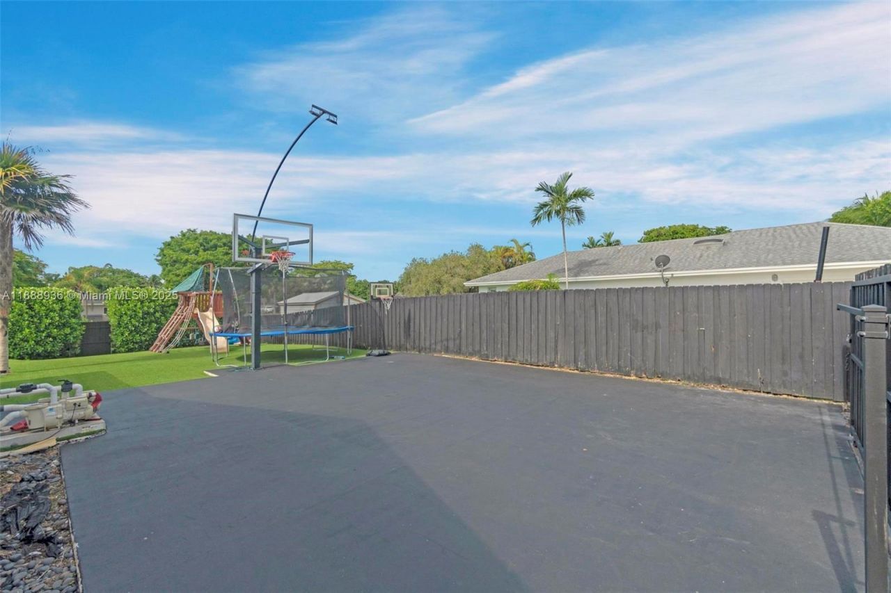 8840 SW 181st Ter, Palmetto Bay, FL 33157 Photo