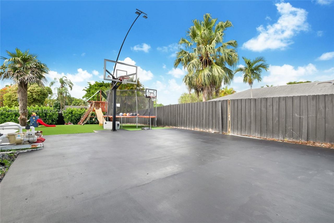 8840 SW 181st Ter, Palmetto Bay, FL 33157 Photo