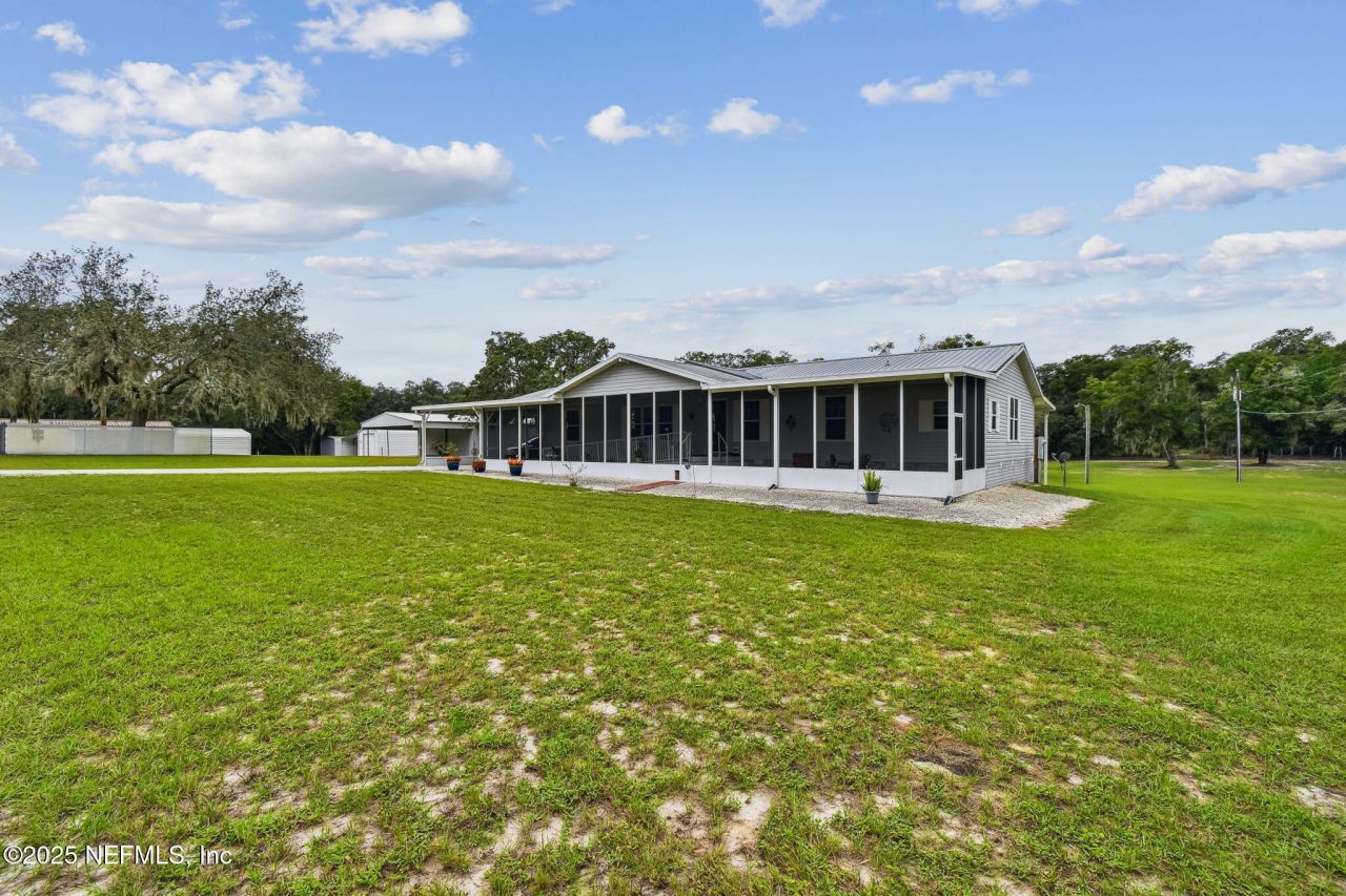 135 Lake Como Drive, Pomona Park, FL 32181 Photo