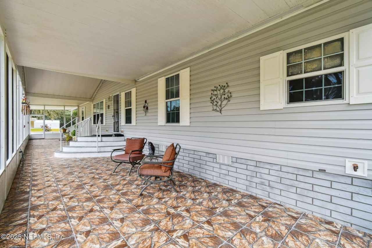 135 Lake Como Drive, Pomona Park, FL 32181 Photo