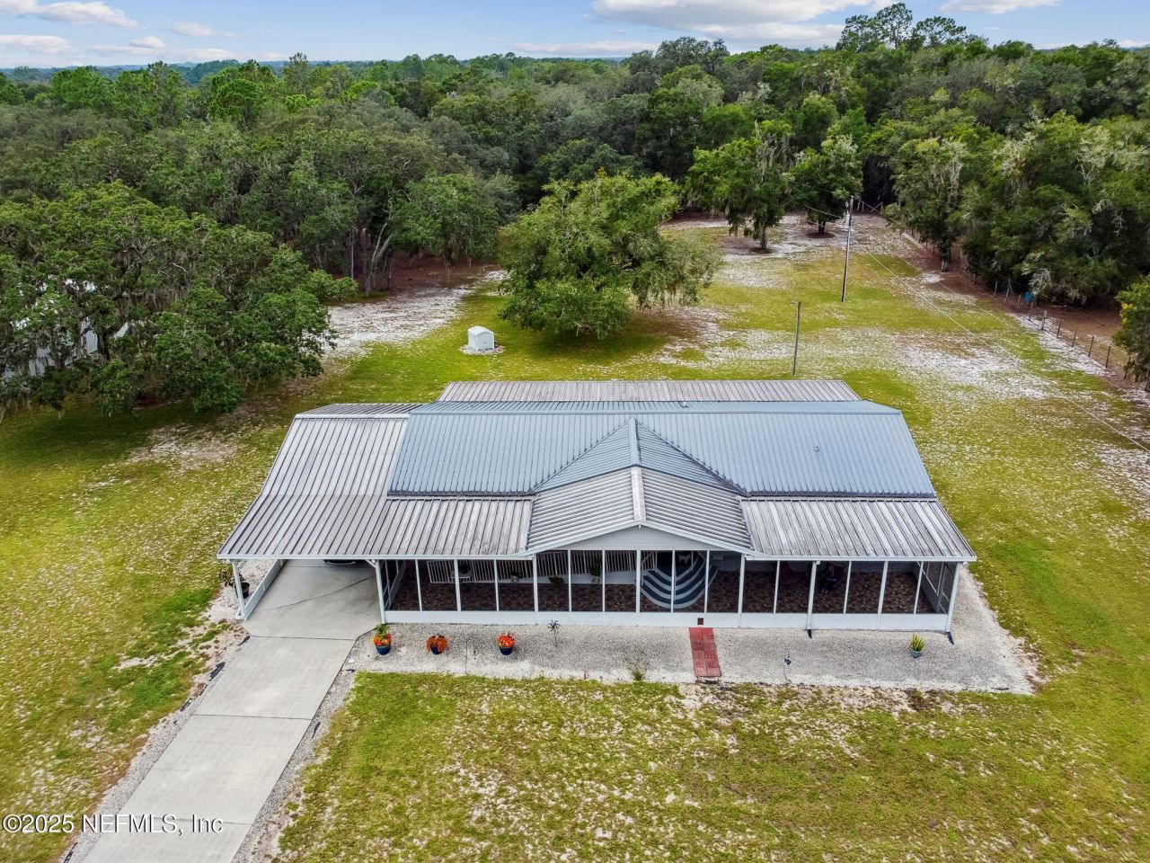 135 Lake Como Drive, Pomona Park, FL 32181 Photo