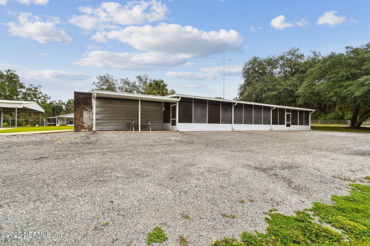 135 Lake Como Drive, Pomona Park, FL 32181 Photo