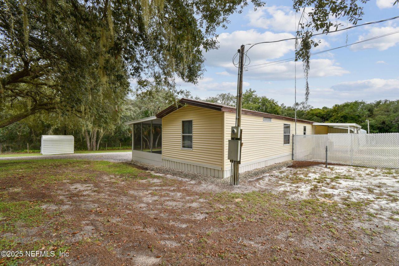 135 Lake Como Drive, Pomona Park, FL 32181 Photo