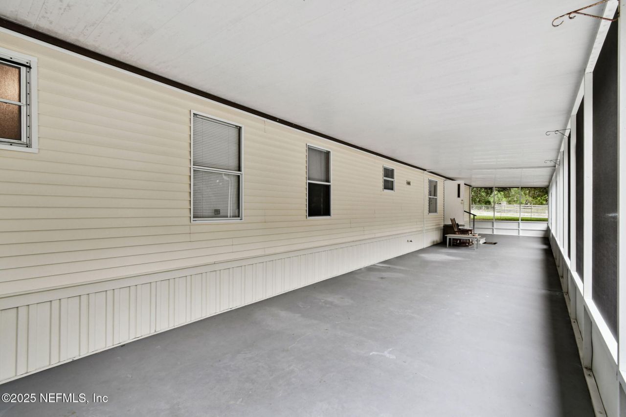 135 Lake Como Drive, Pomona Park, FL 32181 Photo