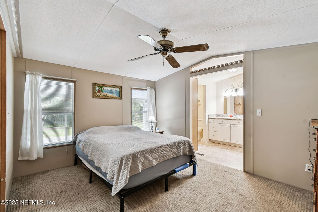 135 Lake Como Drive, Pomona Park, FL 32181 Photo