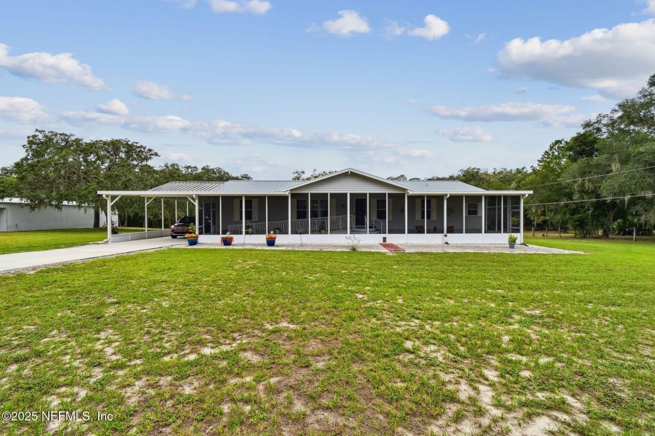 135 Lake Como Drive, Pomona Park, FL 32181 Photo